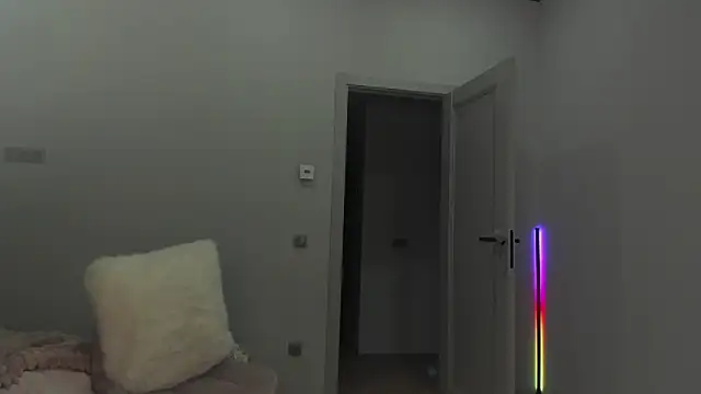 Snapshot of _cometoseeme_ chatting on October 2025 03:00:01 PM cometoseeme online show from October 2025 03:00:01 PM