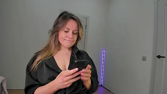  cometoseeme  online show from February 2026 01:31:02 PM