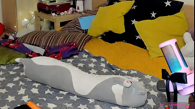 Snapshot of Sunny_Elly chatting on March 2026 08:35:02 PM Sunny Elly online show from March 2026 08:35:02 PM