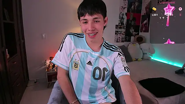 Snapshot of angel_bless19 chatting on September 2025 10:32:02 PM angel bless19 online show from September 2025 10:32:02 PM