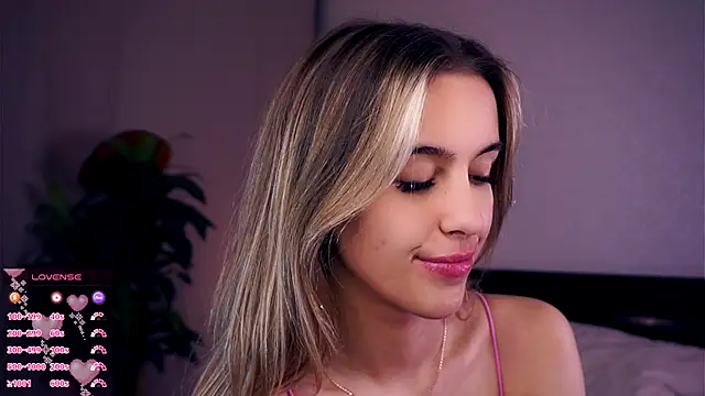 FannyHewson online show from October 2025 07:47:02 PM