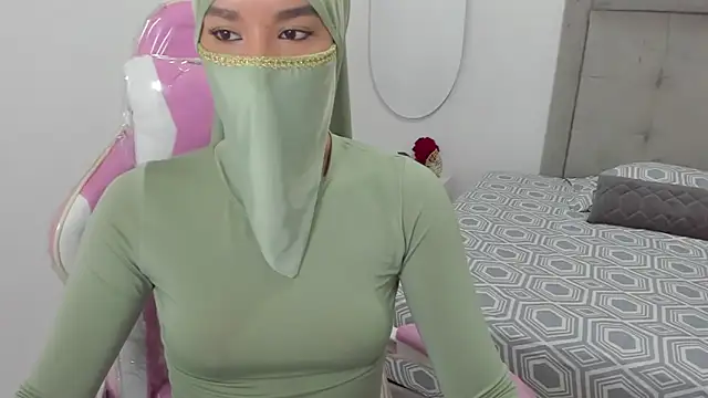 Snapshot of Hanaa_latif chatting on December 2024 03:24:02 PM Hanaa latif online show from December 2024 03:24:02 PM