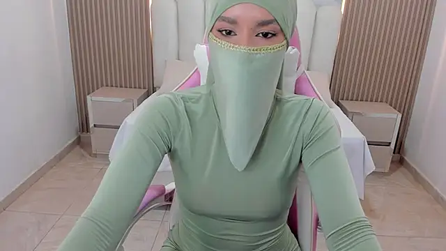 Snapshot of Hanaa_latif chatting on January 2025 03:21:01 PM Hanaa latif online show from January 2025 03:21:01 PM