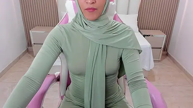 Snapshot of Hanaa_latif chatting on February 2025 03:09:01 PM Hanaa latif online show from February 2025 03:09:01 PM