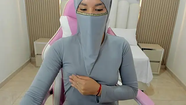 Snapshot of Hanaa_latif chatting on February 2025 02:58:01 PM Hanaa latif online show from February 2025 02:58:01 PM