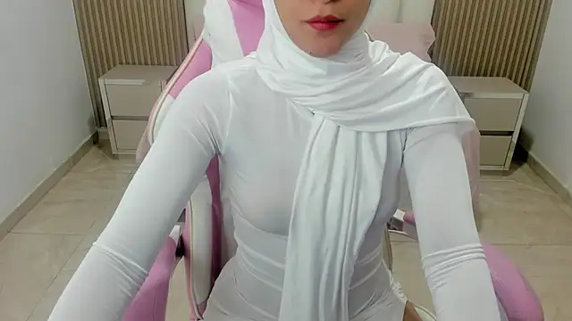 Snapshot of Hanaa_latif chatting on February 2025 11:55:01 AM Hanaa latif online show from February 2025 11:55:01 AM