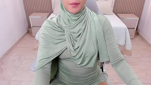 Snapshot of Hanaa_latif chatting on March 2025 02:15:02 PM Hanaa latif online show from March 2025 02:15:02 PM