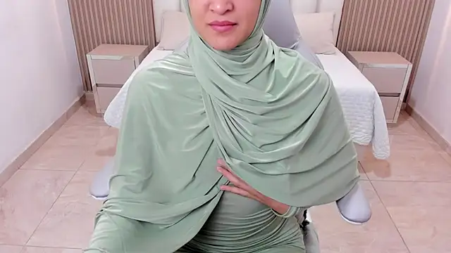 Snapshot of Hanaa_latif chatting on March 2025 05:18:01 PM Hanaa latif online show from March 2025 05:18:01 PM