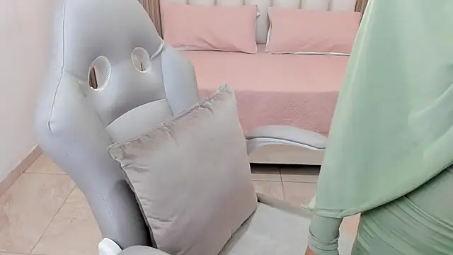 Snapshot of Hanaa_latif chatting on March 2025 02:51:02 PM Hanaa latif online show from March 2025 02:51:02 PM