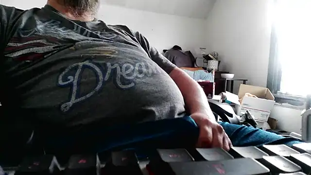 slickwill123 online show from March 2026 05:05:01 PM