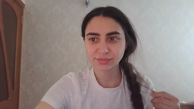 Snapshot of Kashtanka_ chatting on April 2026 05:32:02 AM Kashtanka online show from April 2026 05:32:02 AM