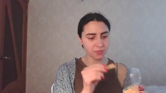 Snapshot of Kashtanka_ chatting on May 2026 06:42:02 AM Kashtanka online show from May 2026 06:42:02 AM