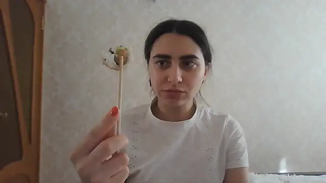 Snapshot of Kashtanka_ chatting on May 2026 05:03:01 AM Kashtanka online show from May 2026 05:03:01 AM
