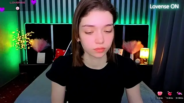 Snapshot of Cherry_Wipe chatting on April 2026 06:11:02 AM Cherry Wipe online show from April 2026 06:11:02 AM