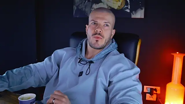 AngeloEric online show from February 2025 06:19:01 AM