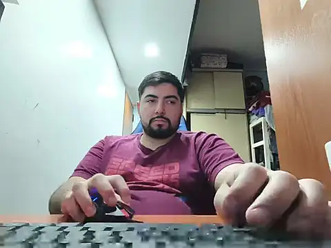 Snapshot of benitez_juan chatting on April 2026 06:06:01 PM benitez juan online show from April 2026 06:06:01 PM