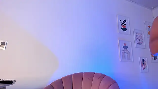 Snapshot of aprill21_ chatting on February 2025 01:44:01 PM aprill21 online show from February 2025 01:44:01 PM