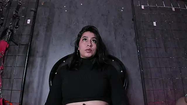 Carolina Arias online show from November 2025 08:30:01 PM