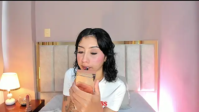 Snapshot of MelissaFoxx chatting on April 2026 12:30:02 PM MelissaFoxx online show from April 2026 12:30:02 PM