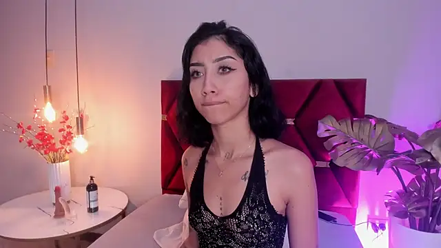 Snapshot of MelissaFoxx chatting on April 2026 12:07:01 PM MelissaFoxx online show from April 2026 12:07:01 PM