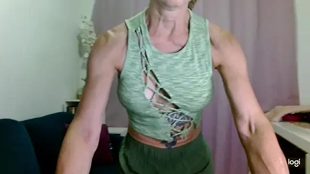 Snapshot of Canelita28 chatting on April 2026 01:22:02 AM Canelita28 online show from April 2026 01:22:02 AM