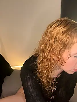 Snapshot of alt_cutie chatting on September 2025 05:46:02 PM alt cutie online show from September 2025 05:46:02 PM