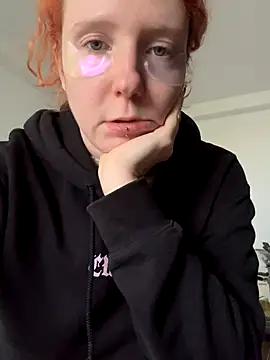 Snapshot of alt_cutie chatting on October 2025 03:54:01 PM alt cutie online show from October 2025 03:54:01 PM