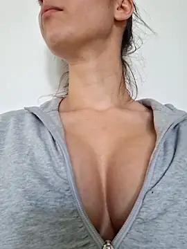 Snapshot of allinqueen chatting on February 2025 10:12:01 AM allinqueen online show from February 2025 10:12:01 AM