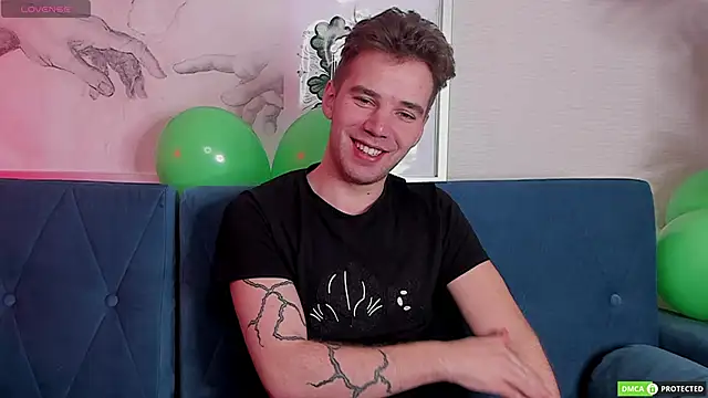 ArthurWhitee online show from March 2025 03:47:01 AM