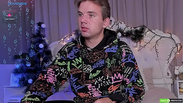 ArthurWhitee online show from December 2025 03:15:01 AM