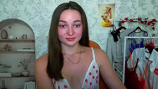  Barbie Kiss  online show from October 2025 01:53:02 PM