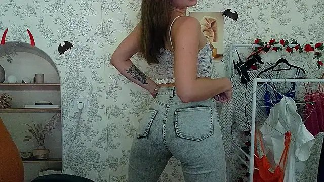  Barbie Kiss  online show from November 2025 10:39:02 AM