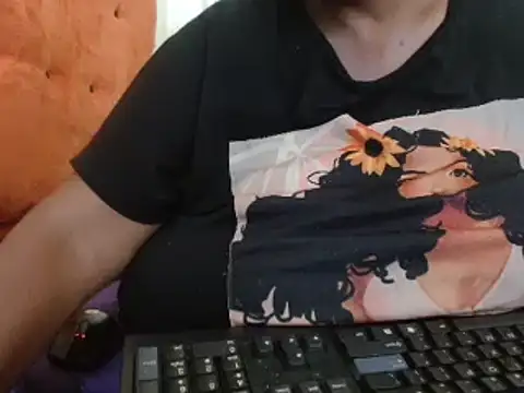 tinagiant online show from February 2025 01:43:02 PM