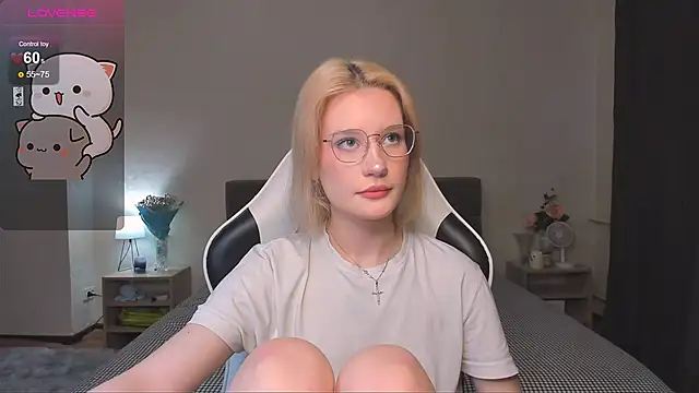 Snapshot of DearLia chatting on December 2024 09:17:02 AM DearLia online show from December 2024 09:17:02 AM