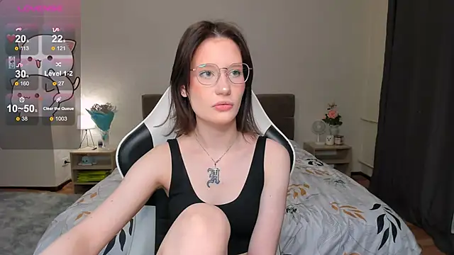 Snapshot of DearLia chatting on February 2025 10:20:01 PM DearLia online show from February 2025 10:20:01 PM