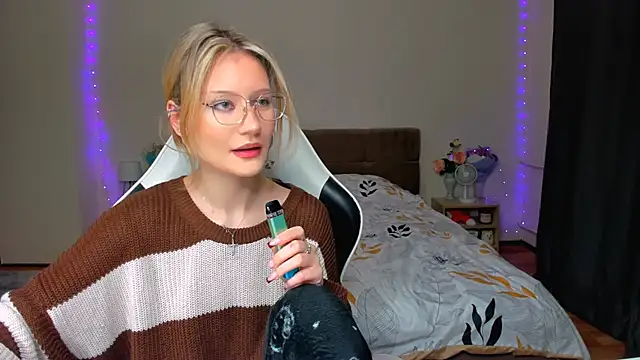 Snapshot of DearLia chatting on September 2025 08:14:01 PM DearLia online show from September 2025 08:14:01 PM