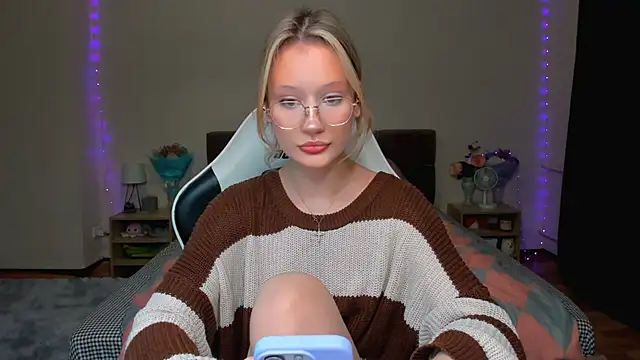 Snapshot of DearLia chatting on October 2025 07:00:01 PM DearLia online show from October 2025 07:00:01 PM