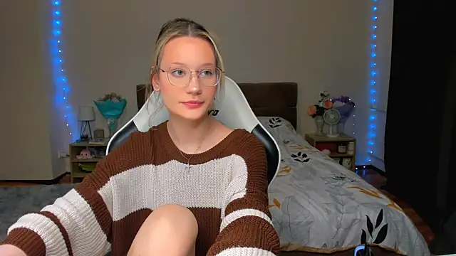 Snapshot of DearLia chatting on October 2025 08:26:01 PM DearLia online show from October 2025 08:26:01 PM