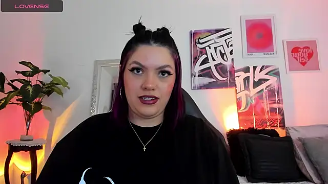 Snapshot of AnnieHuntters chatting on January 2025 02:43:02 AM AnnieHuntters online show from January 2025 02:43:02 AM