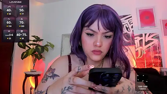 Snapshot of AnnieHuntters chatting on February 2025 02:25:01 AM AnnieHuntters online show from February 2025 02:25:01 AM