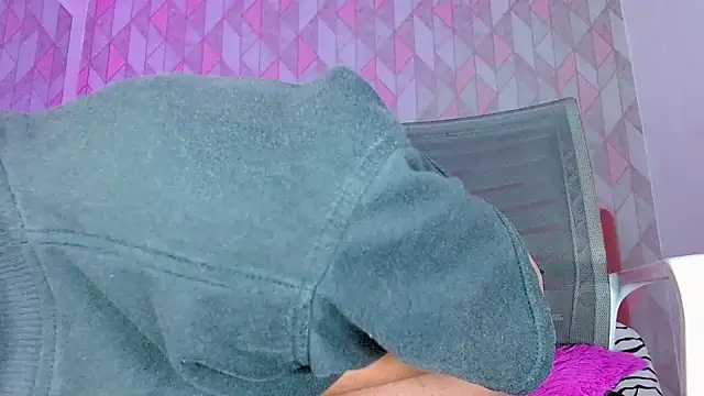 Snapshot of angelyy_02 chatting on December 2024 03:56:02 AM angelyy 02 online show from December 2024 03:56:02 AM