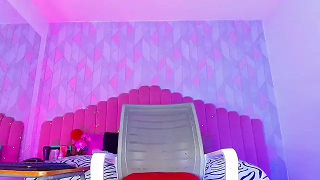 Snapshot of angelyy_02 chatting on January 2025 04:55:01 AM angelyy 02 online show from January 2025 04:55:01 AM