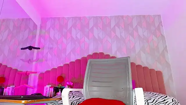 Snapshot of angelyy_02 chatting on February 2025 10:55:01 PM angelyy 02 online show from February 2025 10:55:01 PM