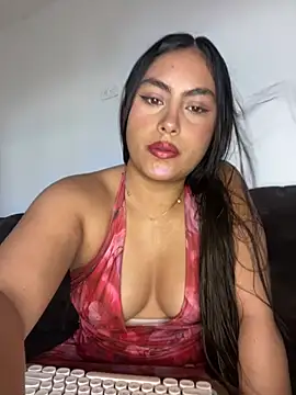 Snapshot of _Danaa chatting on April 2026 07:20:02 PM Danaa online show from April 2026 07:20:02 PM