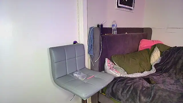 Naomiruty online show from November 2025 03:17:01 AM