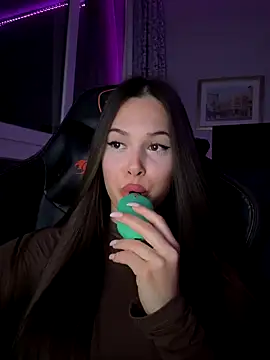 EricaWalls online show from November 2025 11:25:02 PM