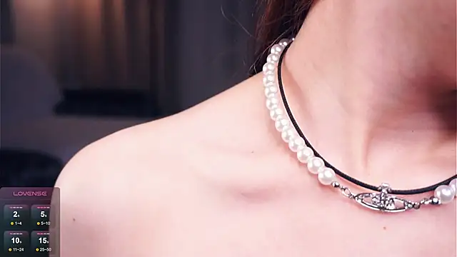 Snapshot of DevonaBucher chatting on December 2024 12:52:01 AM DevonaBucher online show from December 2024 12:52:01 AM