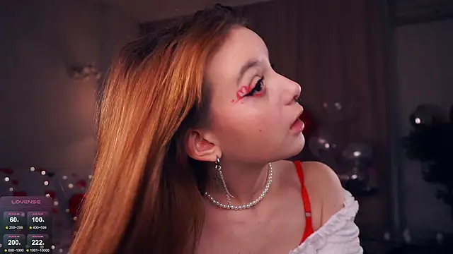 Snapshot of DevonaBucher chatting on February 2025 06:40:01 PM DevonaBucher online show from February 2025 06:40:01 PM