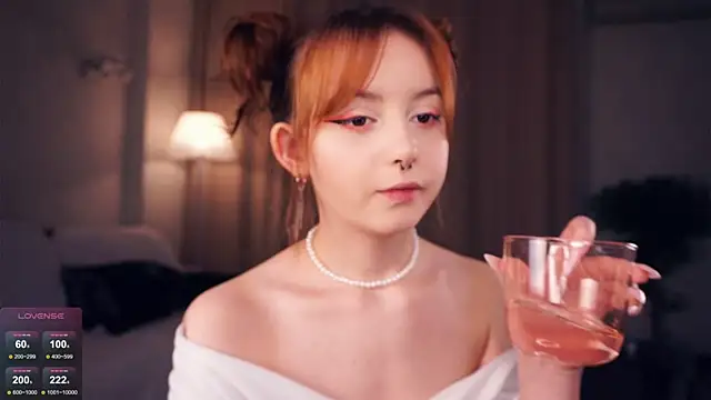 Snapshot of DevonaBucher chatting on February 2025 06:46:02 PM DevonaBucher online show from February 2025 06:46:02 PM