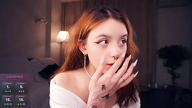 Snapshot of DevonaBucher chatting on February 2025 06:48:02 PM DevonaBucher online show from February 2025 06:48:02 PM